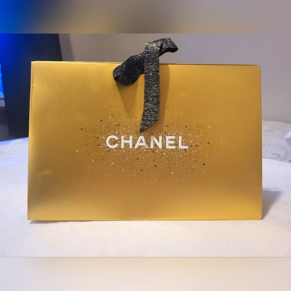 Chanel gift box